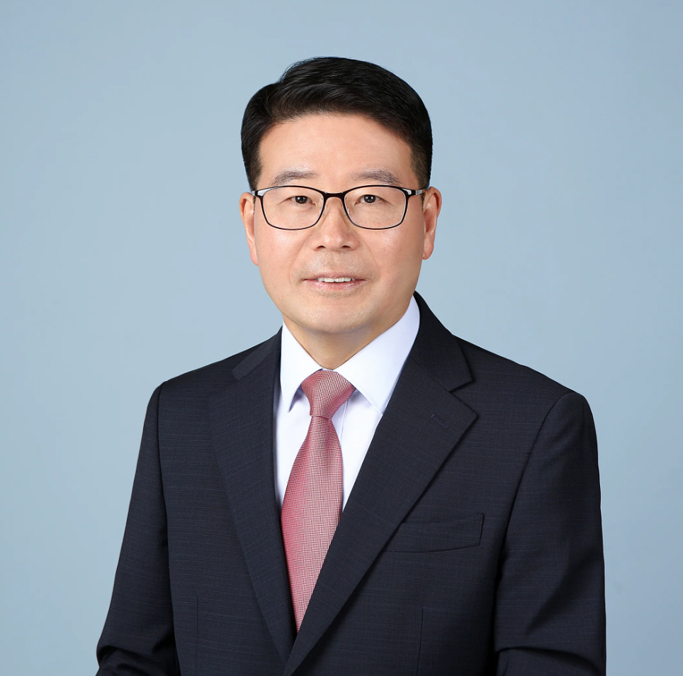 윤오준.jpg